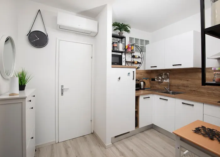 Arena Event Charming Πούλα